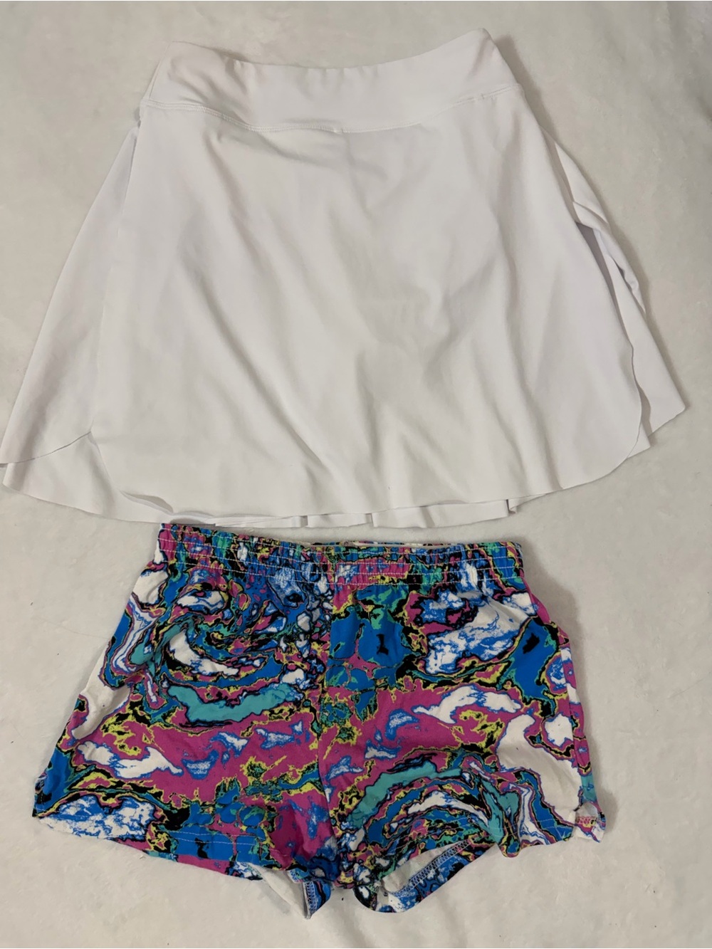 Nwot girls white tennis skirt and tyedye soffe shorts 12/14
